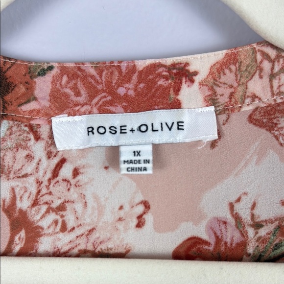 Rose + Olive Peach and Cream Floral Relaxed Tunic with 3/4 Sleeves Size 1X - Picture 3 of 8